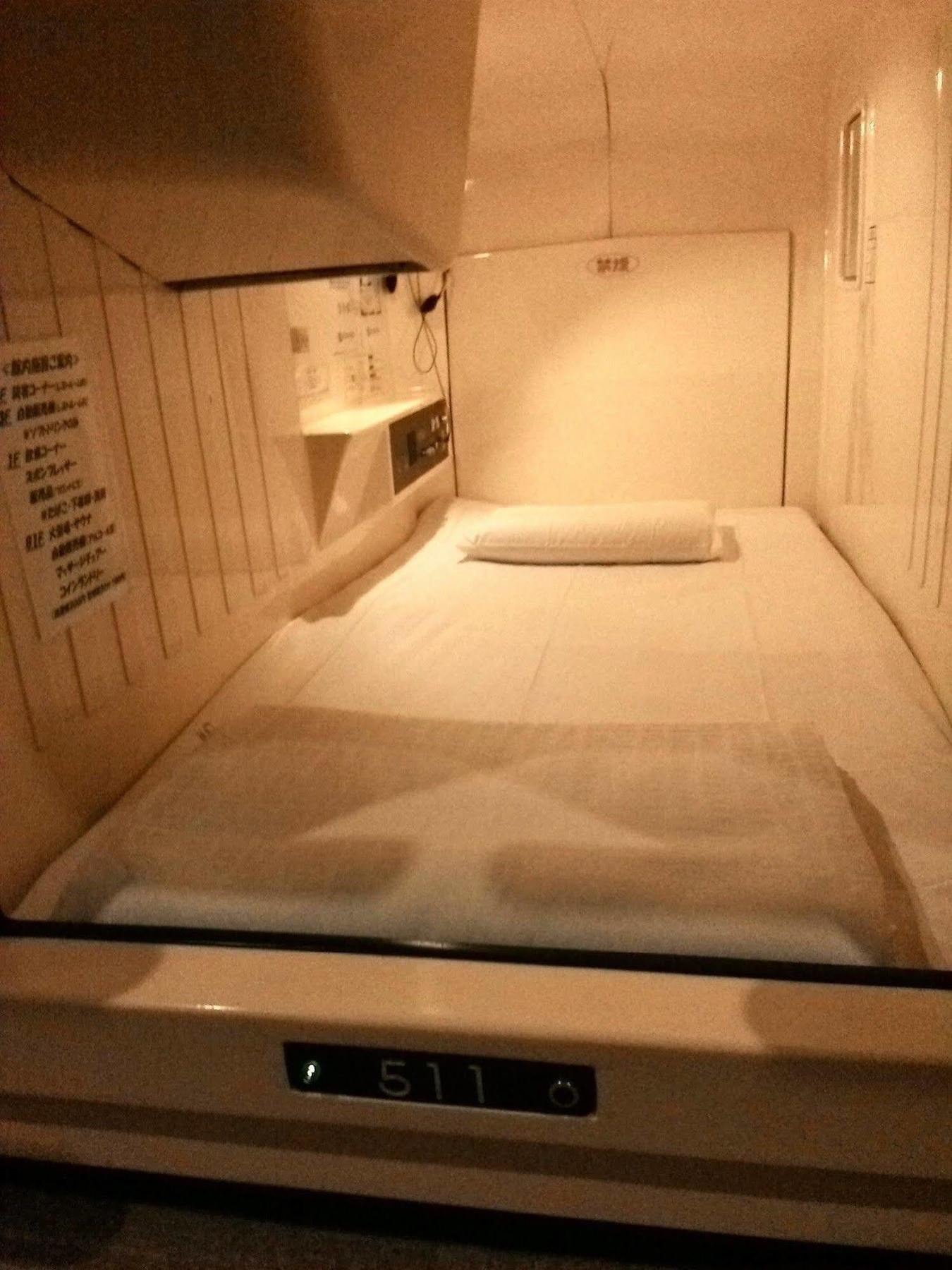 Capsule Land Yushima Hotell Tokyo prefektur Exteriör bild
