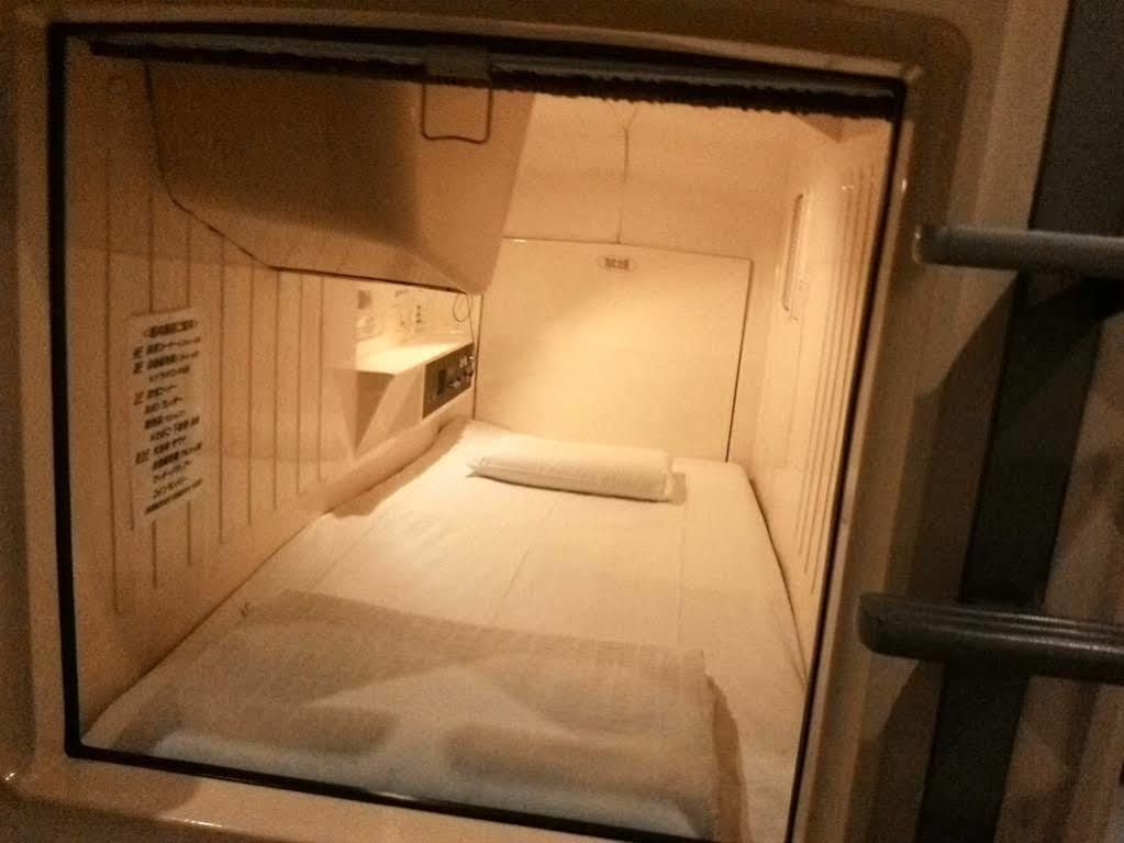 Capsule Land Yushima Hotell Tokyo prefektur Exteriör bild